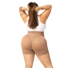 Load image into Gallery viewer, 5035 Short levanta cola con líneas de broches