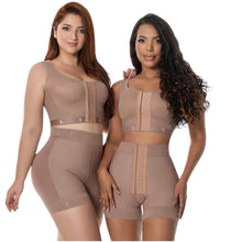 Load image into Gallery viewer, 5035 Short levanta cola con líneas de broches